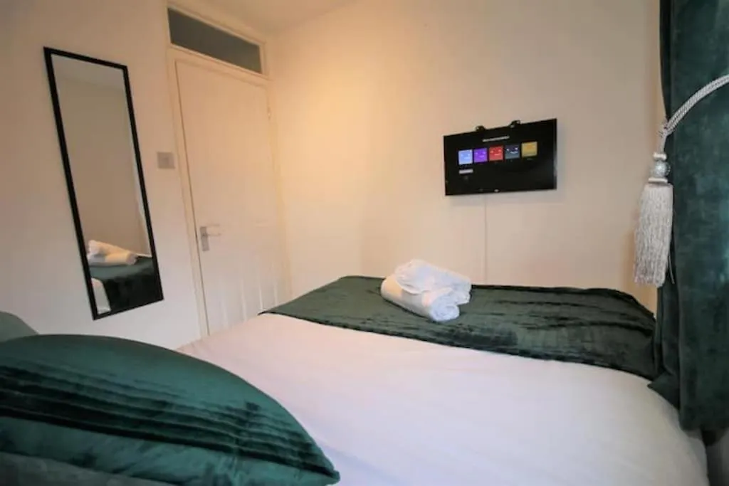 Apartment Ty Glas Mews By Property Promise Cardiff