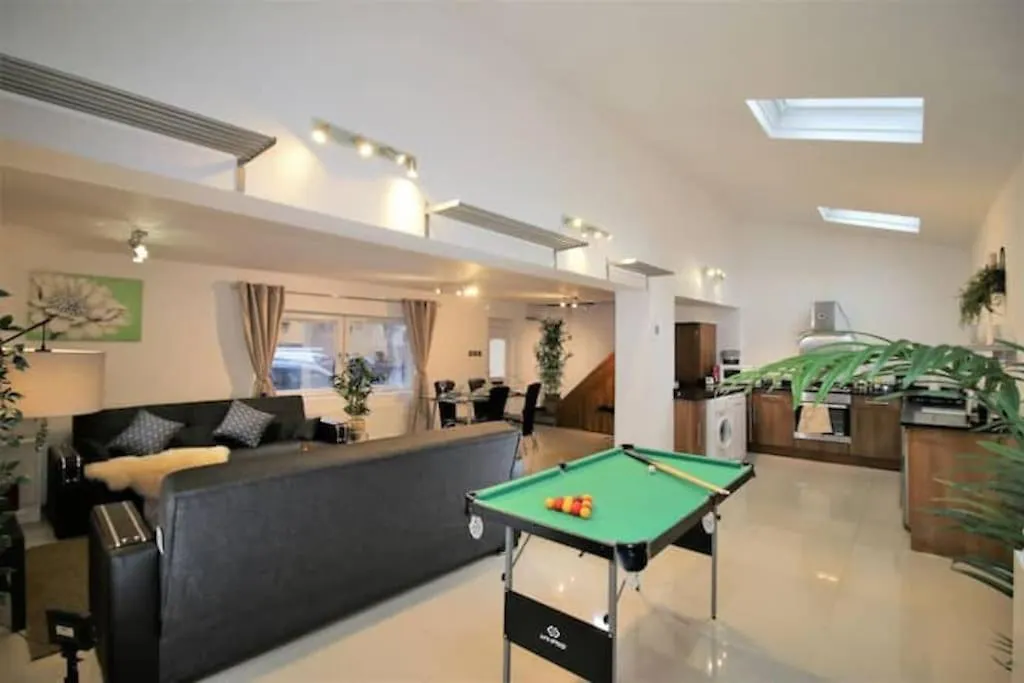 Ty Glas Mews By Property Promise Cardiff United Kingdom