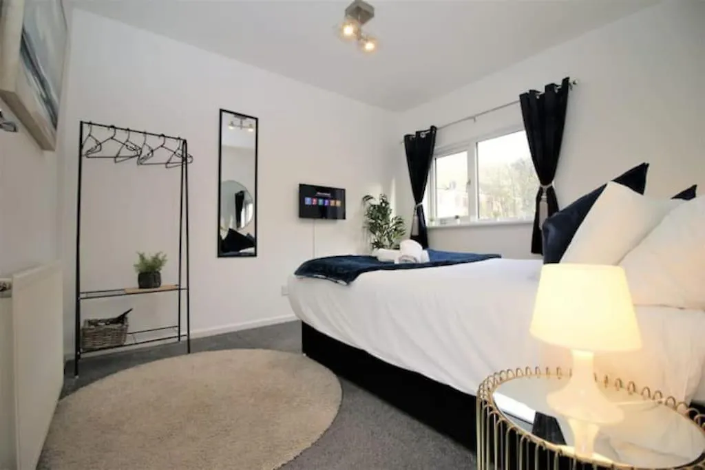 Ty Glas Mews By Property Promise Cardiff Apartment