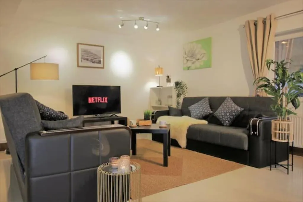Apartment Ty Glas Mews By Property Promise Cardiff