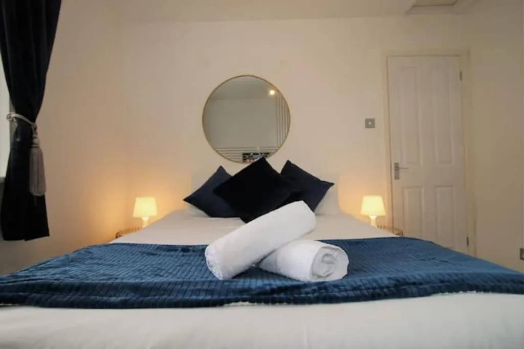 Ty Glas Mews By Property Promise Cardiff Apartment